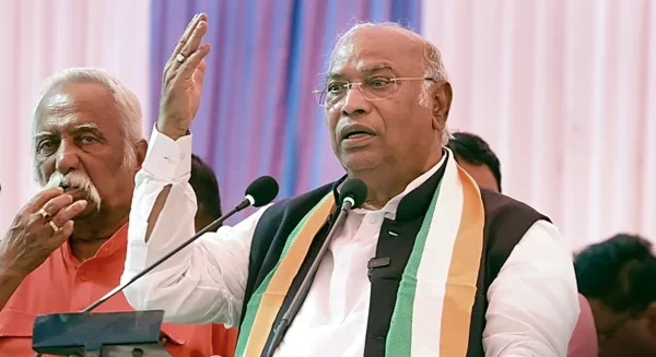M Kharge Says PM Like A “Poisonous Snake”, Clarifies Remark After Row